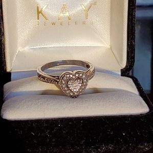 Size 8 kay jewelers heart-shaped silver ring